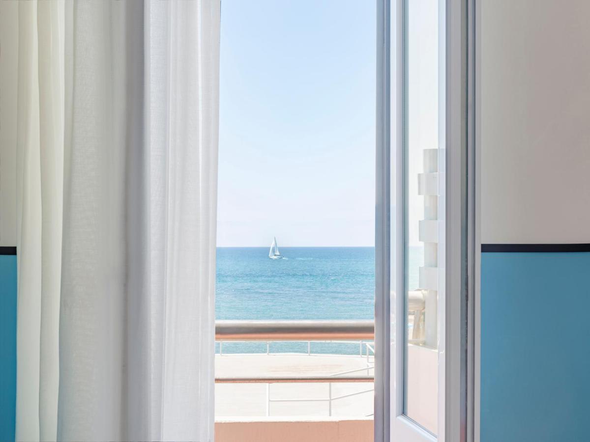 Riviera Hotel