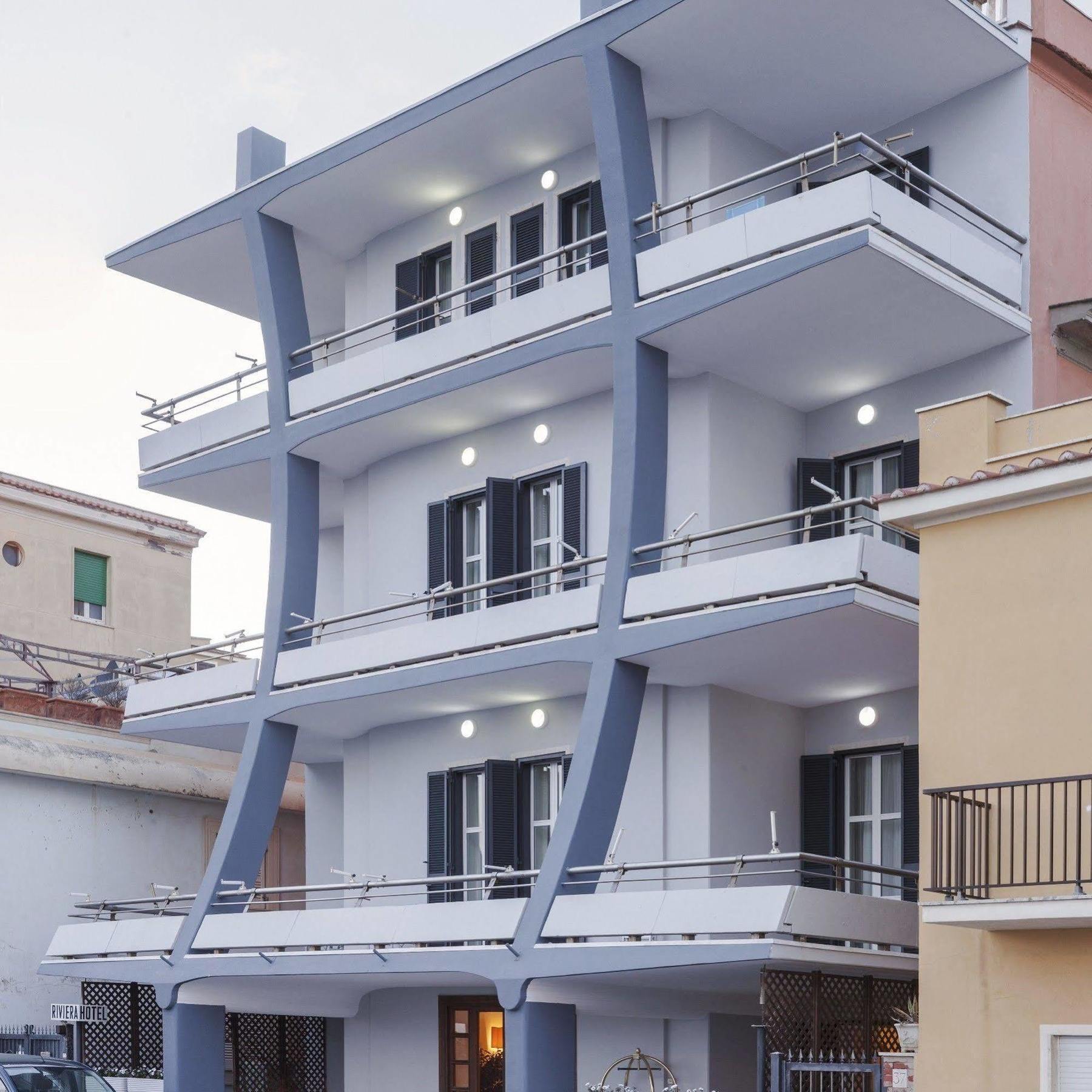 Riviera 3*